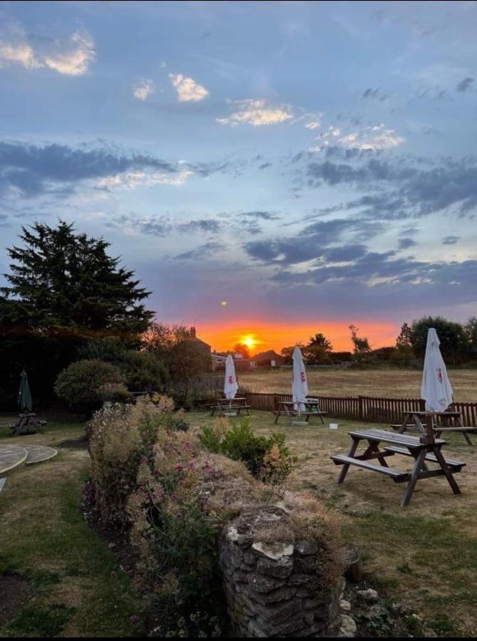 The Stables At The George Of Wilby Hotel Wilby  ภายนอก รูปภาพ